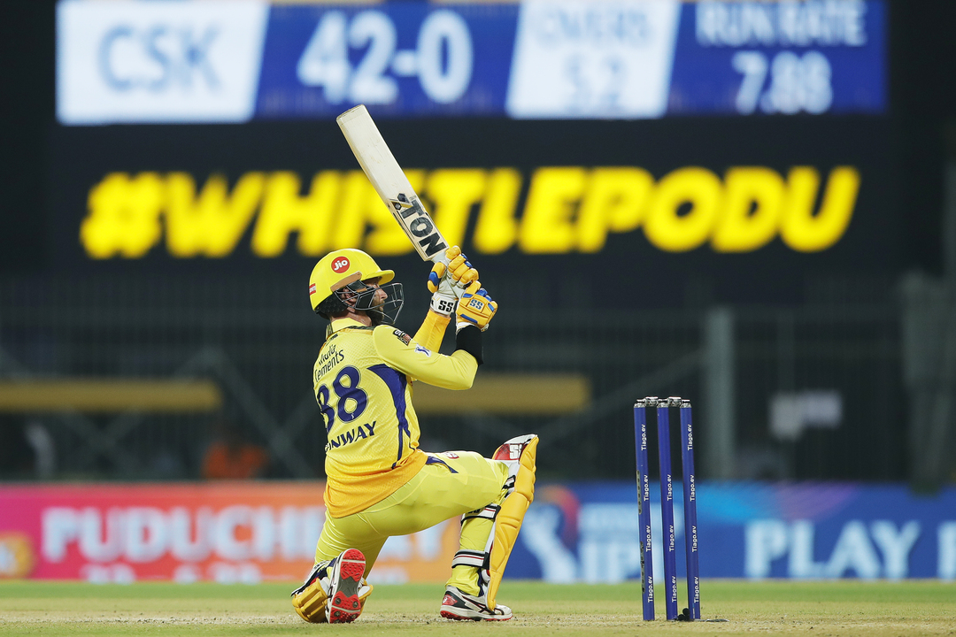 4,4,6,4,4 - Conway churns 22 runs in one Jansen over background