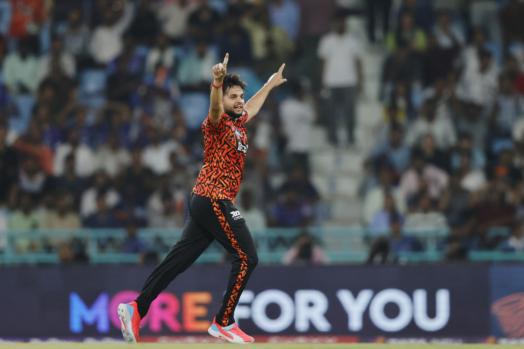 Maiden IPL wicket: Harsh Dubey dismisses the dangerous Marsh background