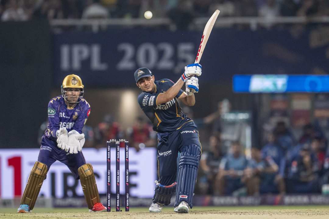 6, 4, 4: Shubman Gill shifts gears to take down Moeen Ali in style background