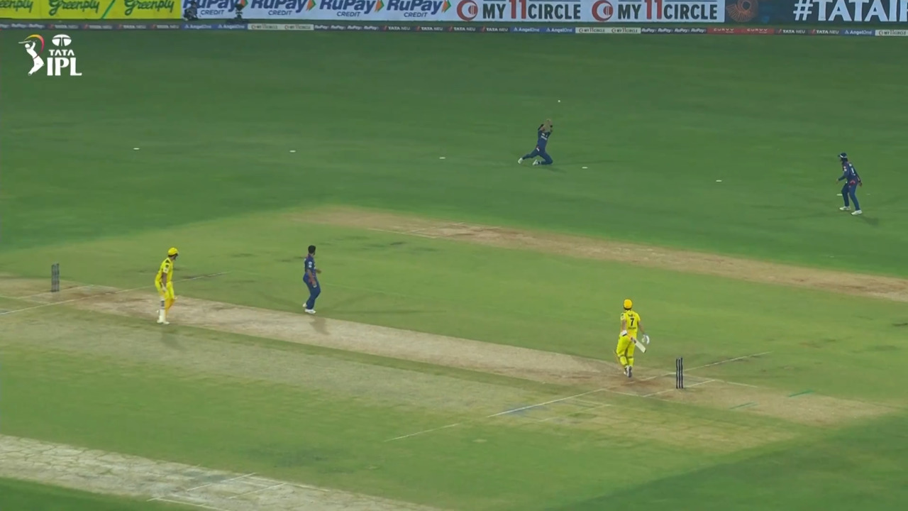 Big Miss! Bishnoi Drops Dhoni at a Crucial Stage background