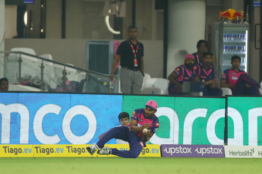 Super Grabs: Sandeep, Hetmyer pouch brilliant catches to dismiss Moeen, Rayudu background