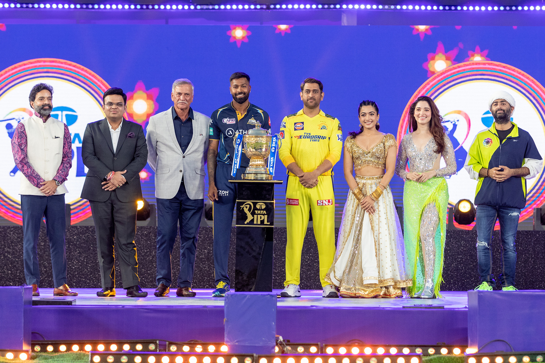 Smiles galore: MS Dhoni and Hardik Pandya pose with the TATA IPL Trophy