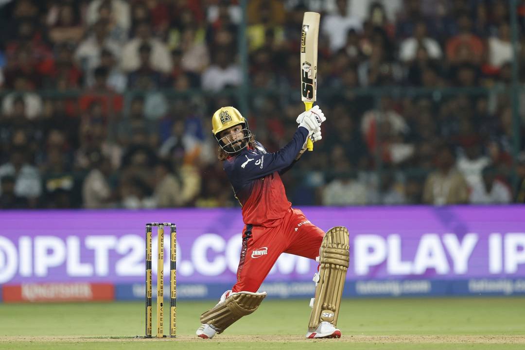 Rajat Patidar hammers 6 sixes en route 48*(19)