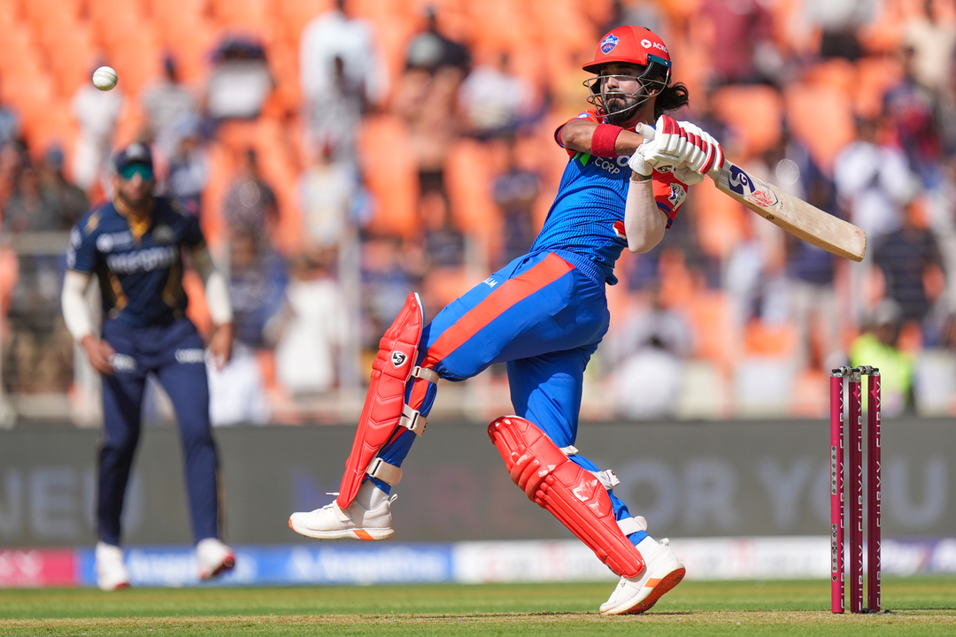 Klass & Lightning! Rahul's fiery start of 28(14)