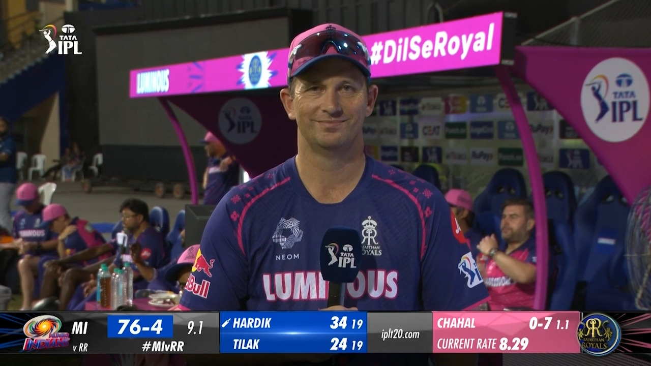 M14: MI vs RR – Shane Bond Interview background