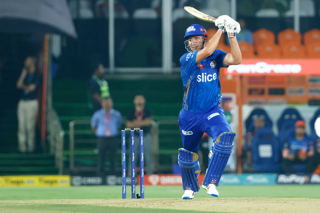 4, 4, 4, 6: Green takes the attack to Natarajan background