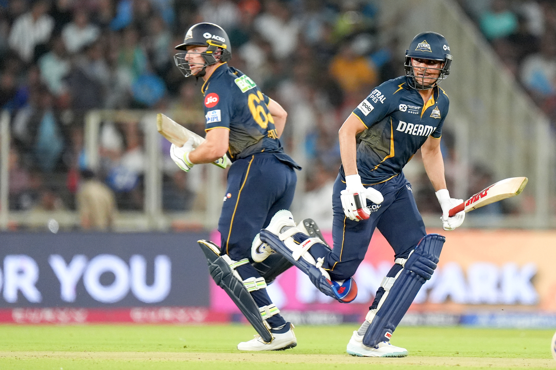 4, 6, 4: Gill, Buttler continue to make merry