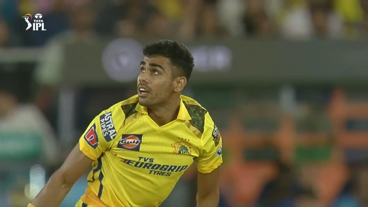 6 & OUT: Hangargekar gets the better of Shankar