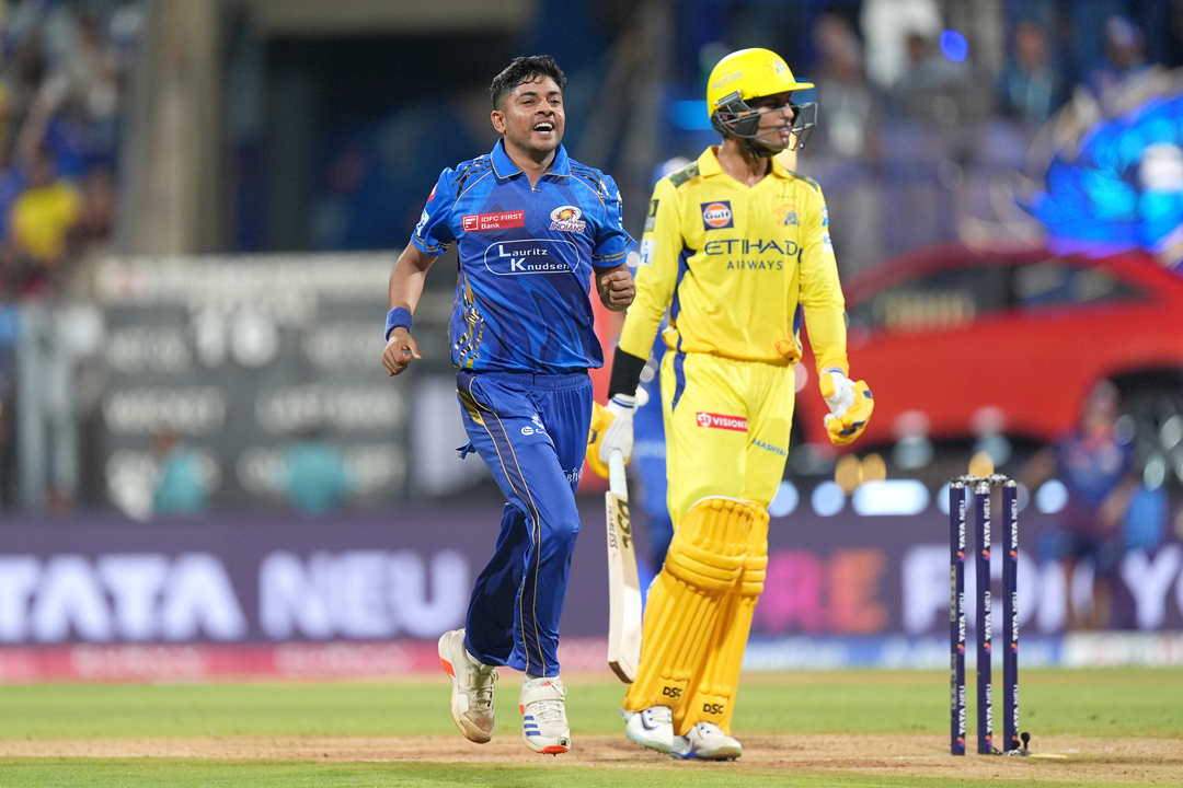 Beautiful bowling! Ashwani strikes first ball to dismiss Ravindra