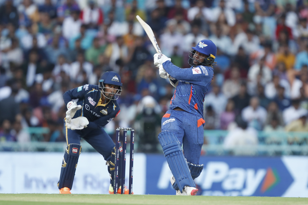 16-run over: Rahul and Mayers welcome Rashid Khan to the crease background
