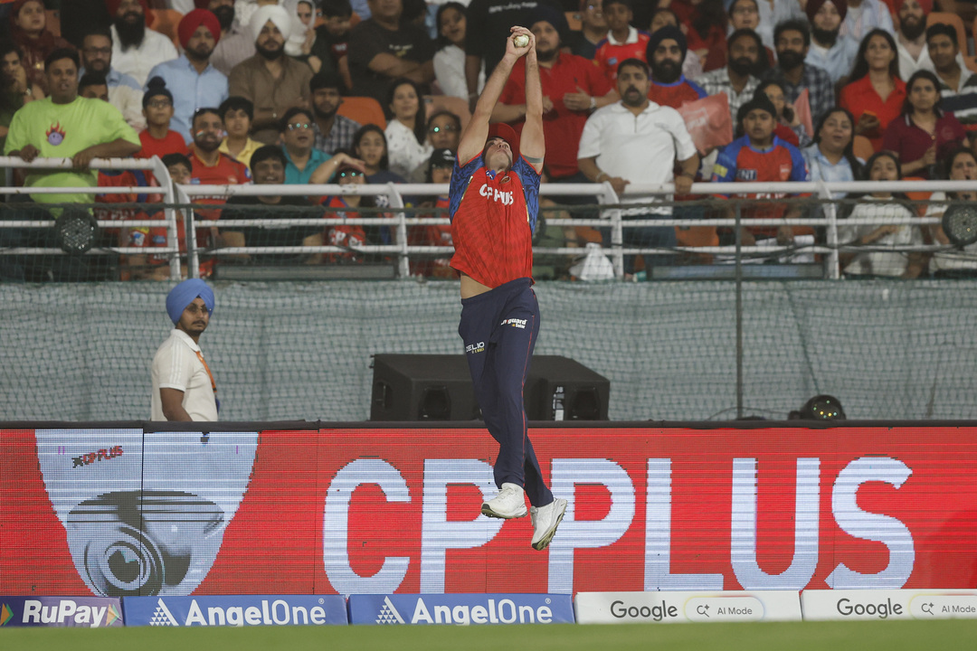 Plucked Out of Thin Air: Xavier Bartlett's Breathtaking Mid-Air Effort to Dismiss Jos Buttler