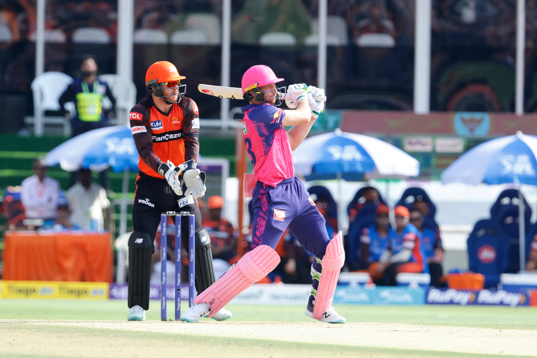 6 & 6: Buttler smashes consecutive sixes off Washington