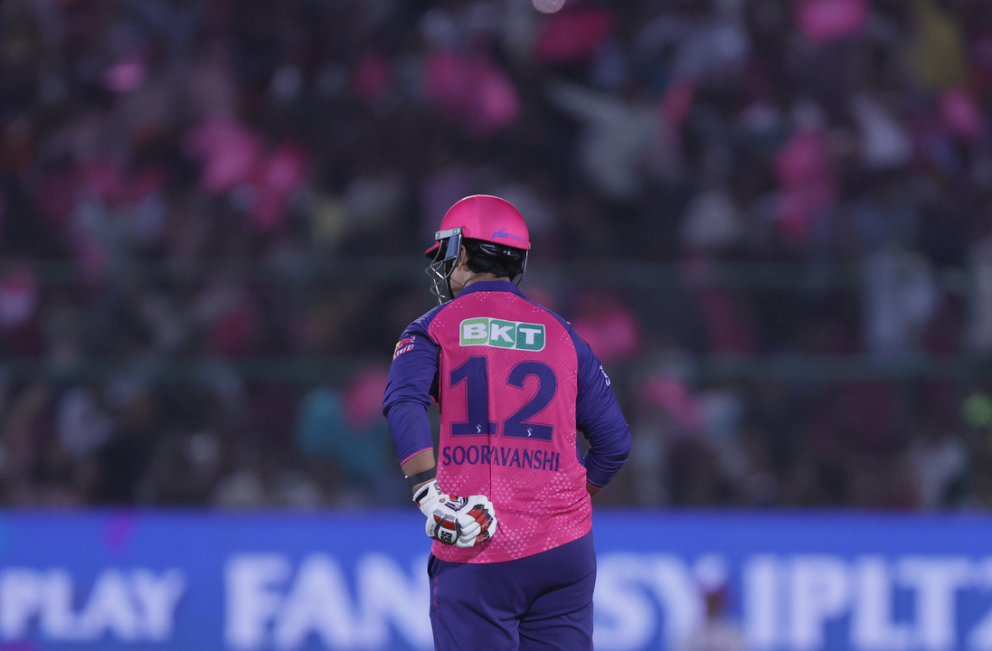 50 up in style: Vaibhav Sooryavanshi goes 6,6,4 to reach the milestone background