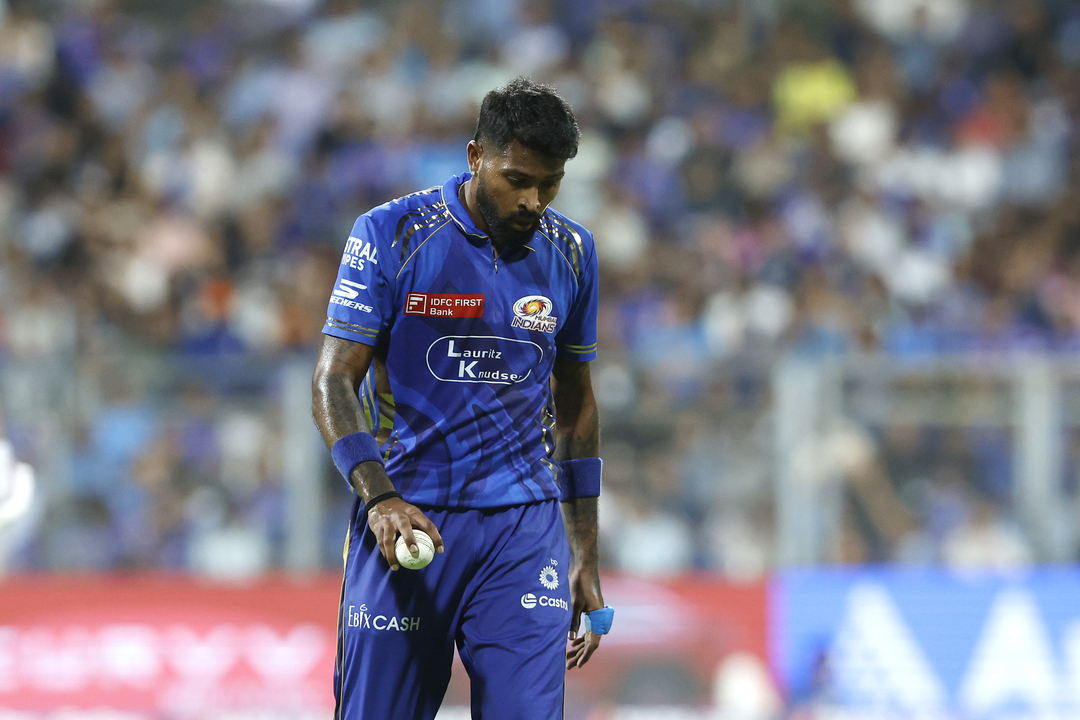 11-ball over!!! Hardik Pandya's extras' spree