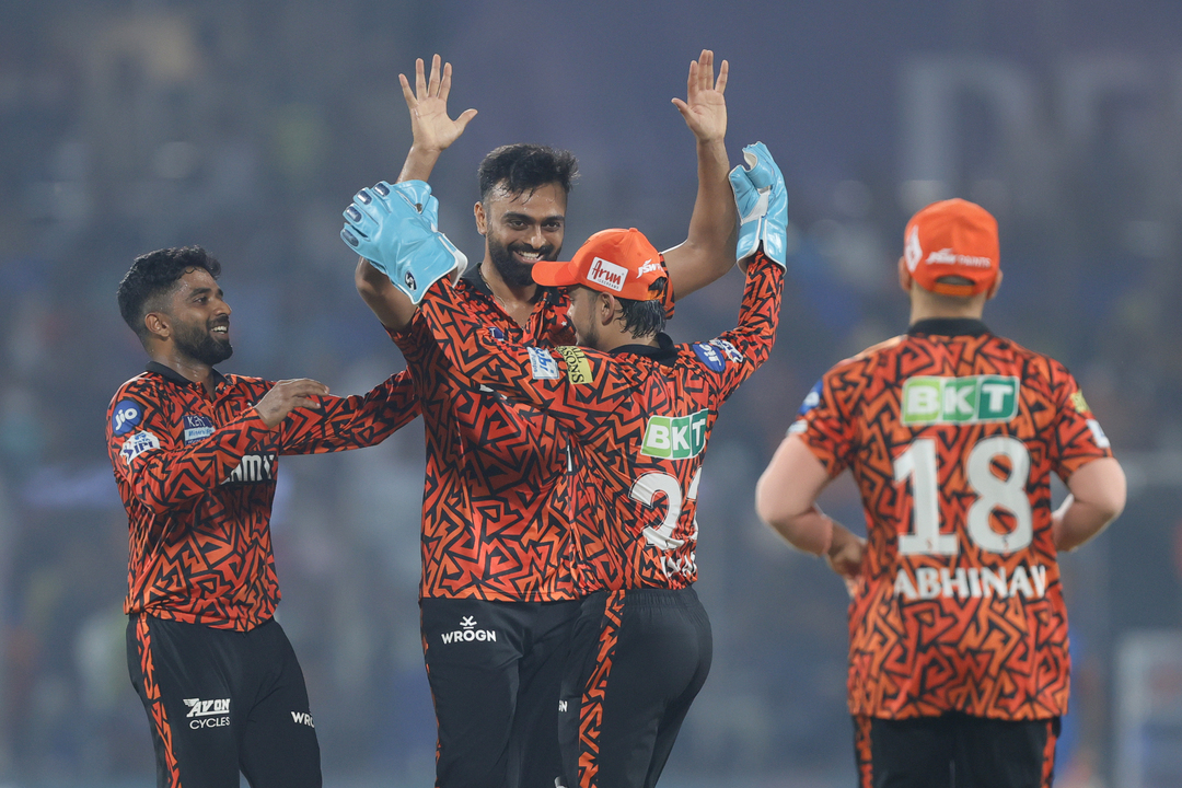 Timber strike! Unadkat outsmarts Narine