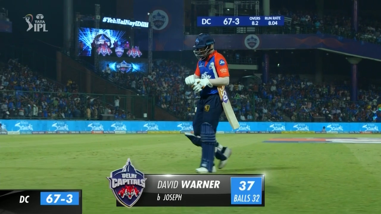 M07: DC vs GT – David Warner Wicket