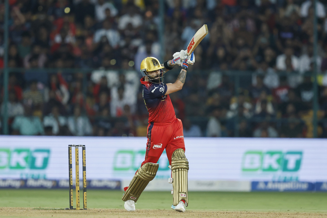 Virat Kohli's high quality 49(34) guides RCB's chase