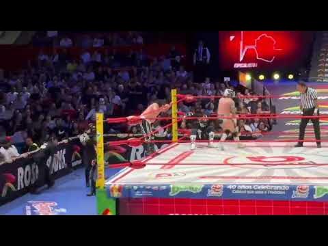 Reporte CMLL: Rey Cometa y Pantera Jr. đ Virus y Cerebro Negro Jr. background