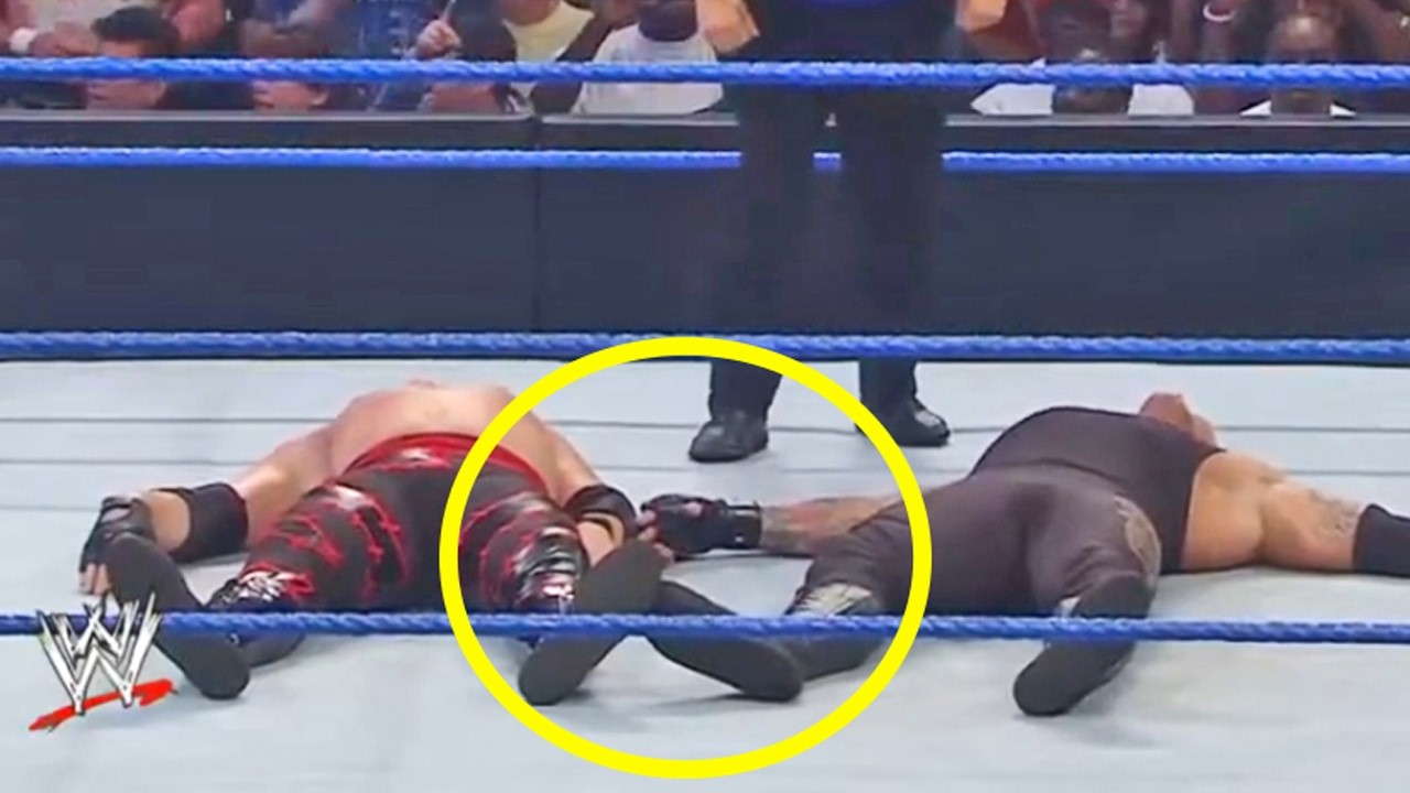 11 Unnoticeable details in WWE background