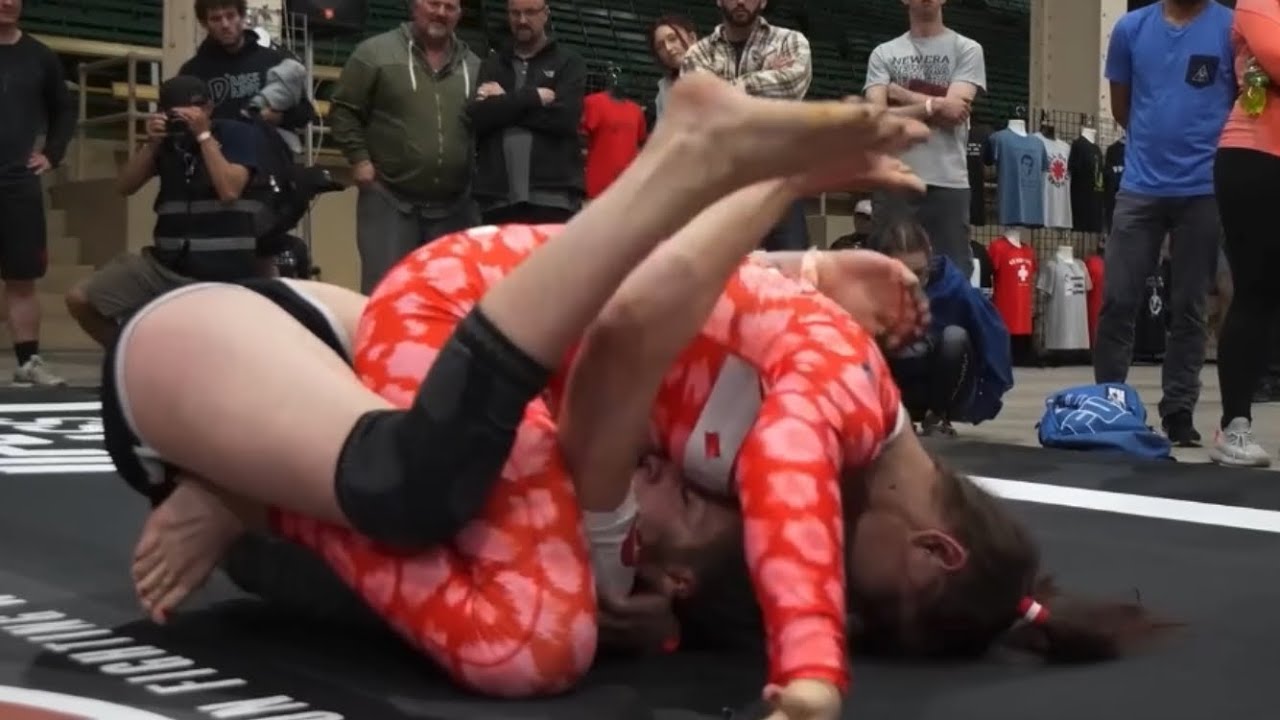 Marisa vs. Helena nice grapple match