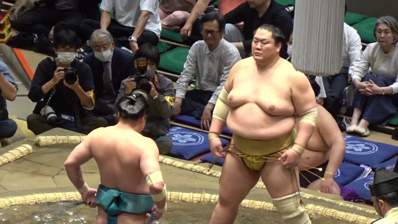 輝vs玉正鳳【大相撲令和8年5月場所】8日目 夏場所 【SUMO MAY DAY8】2026/05/17 2026-05-18 22:01 background