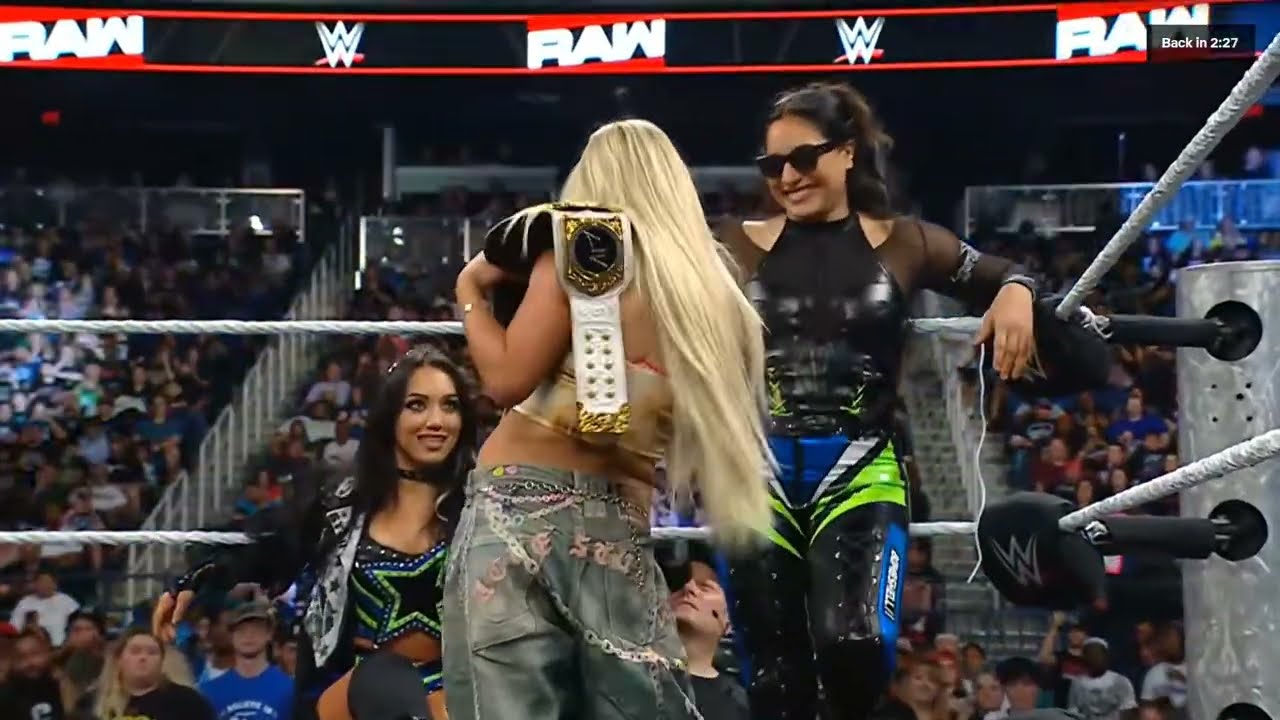 BRIE BELLA & PAIGE VS RAQUEL RODRIGUEZ & ROXANNE PEREZ | WWE RAW PART 1 background