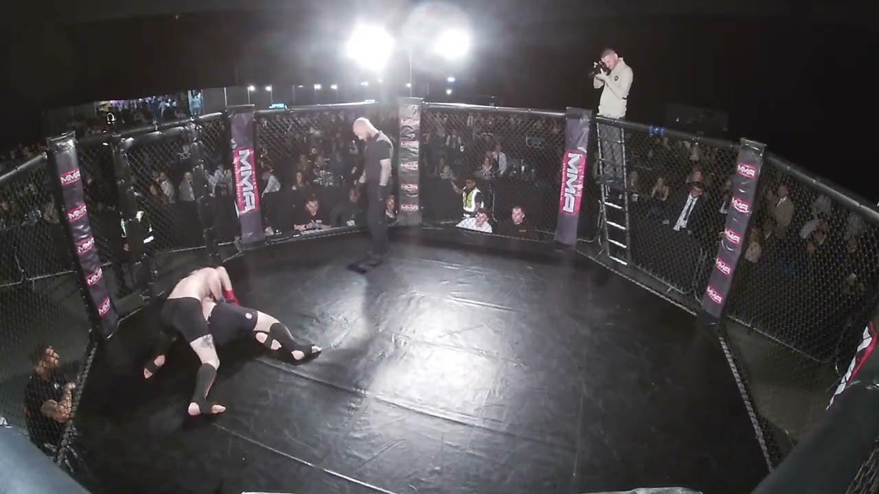 MANCHESTER | MMA | DECLAN VS MORGAN HILL background