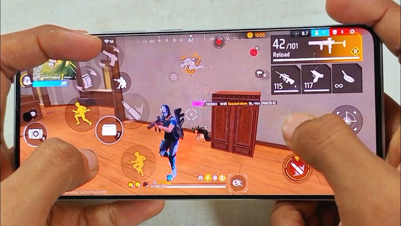 Solo Vs Squad Handcam ⚡ Poco X7 Pro 📲 Free Fire Gameplay 🎯