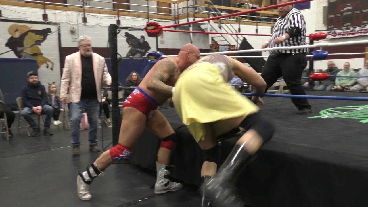 7-foot Tall Giant Phero VS Wesley Pipes