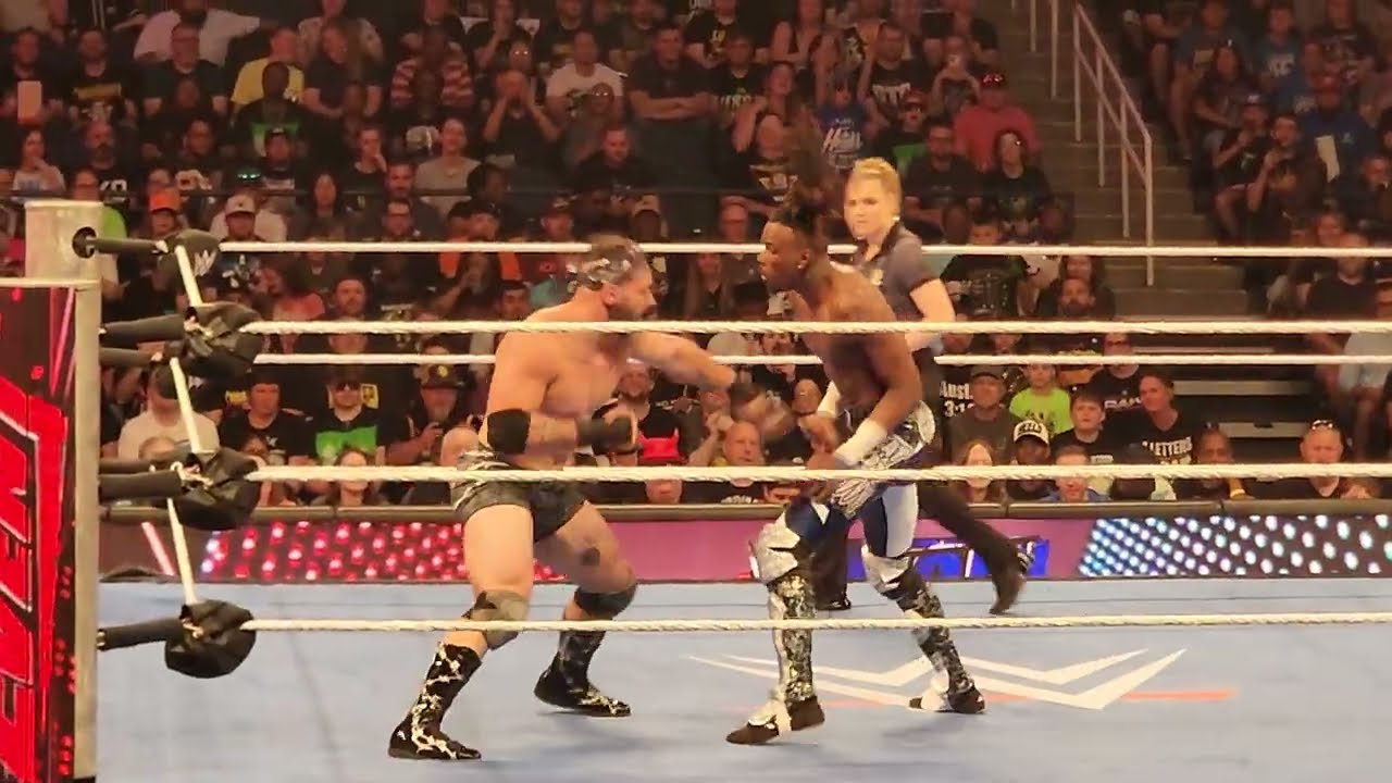FULL MATCH: Je'Von Evans vs Harlem Lewis 5-18-26 Main Event Tapings background