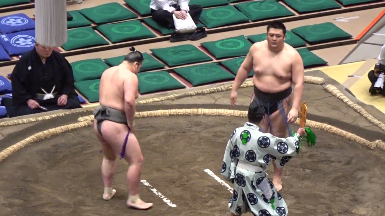 立浪部屋 春雷 vs火雷【大相撲令和8年5月場所】10日目 SHUNRAI HONOIKAZUCHI【SUMO MAY DAY10】2026/05/19 background