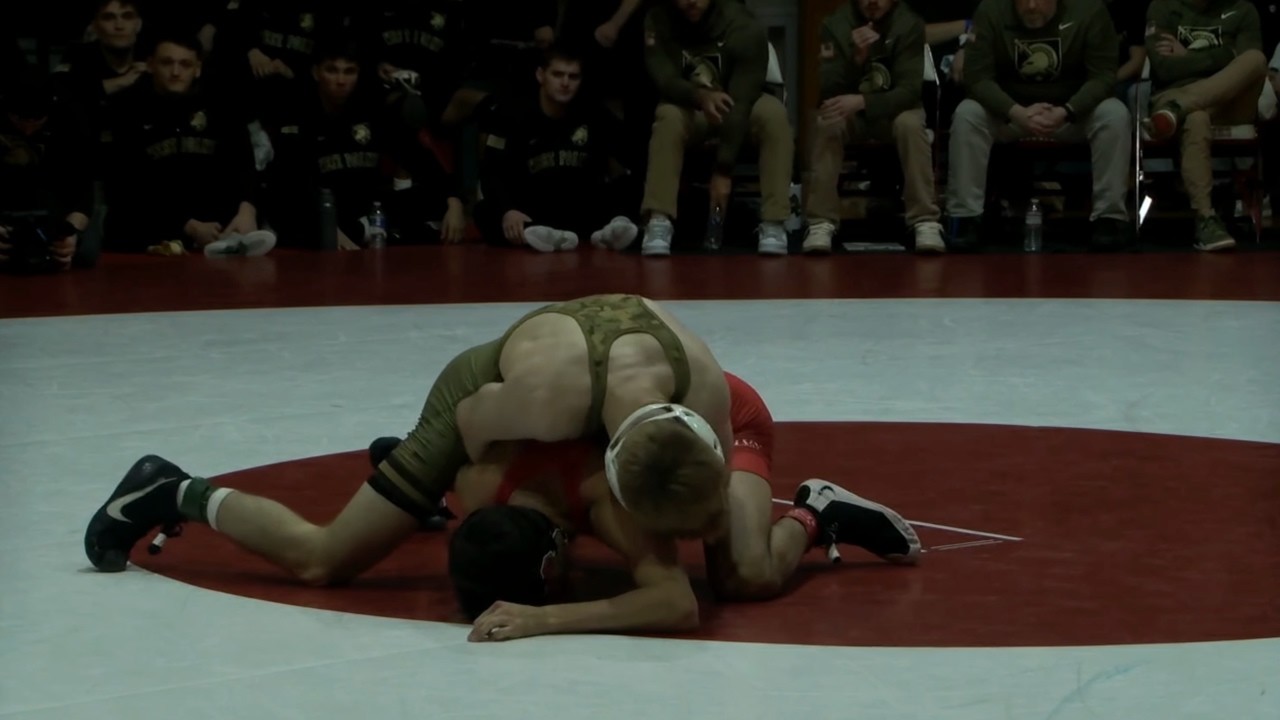 125lbs Charlie Farmer (Army) vs Joe Sciarrone (Cornell) background