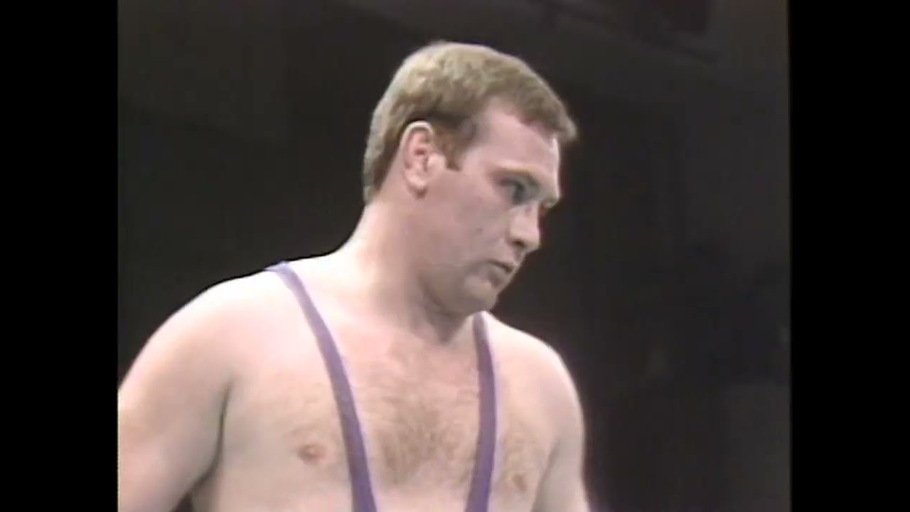 Super Tiger vs Marty Jones (UWF 3-2-85) background