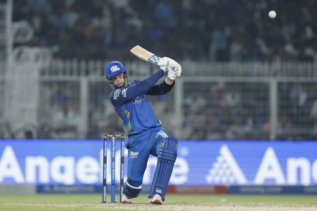 Corbin Bosch's vital late surge of 32*(18)