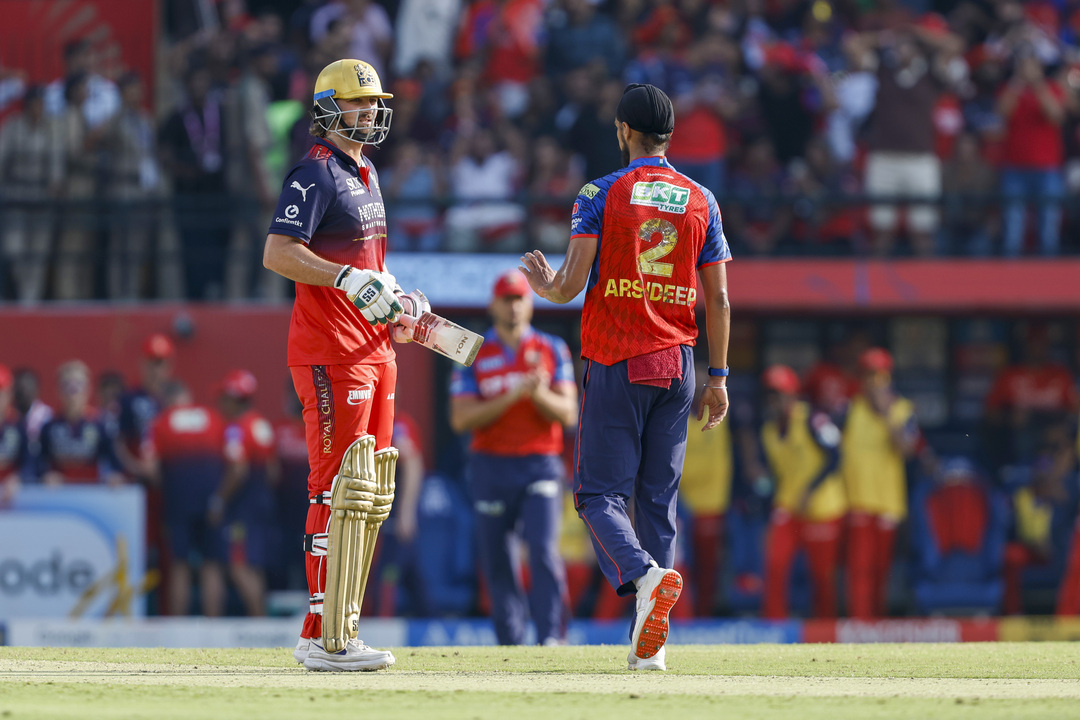 6,4,W: Tim David vs Arshdeep Singh's last over battle background