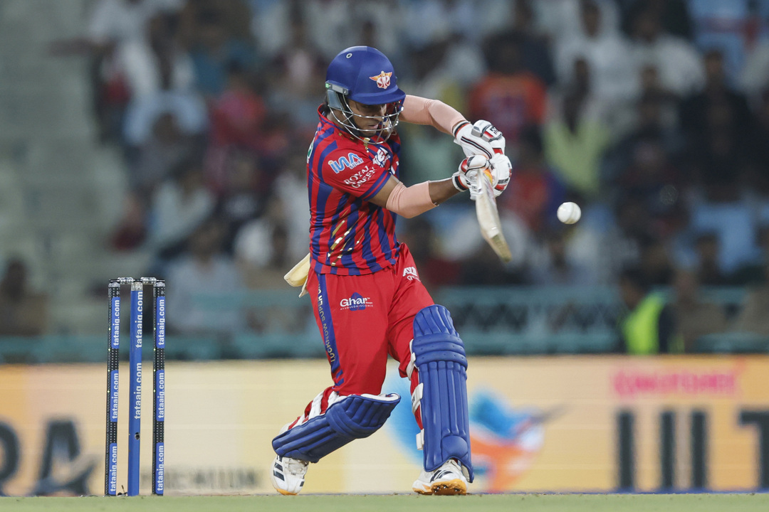 AB Mode Activated! Ayush Badoni's rapid 43(18)
