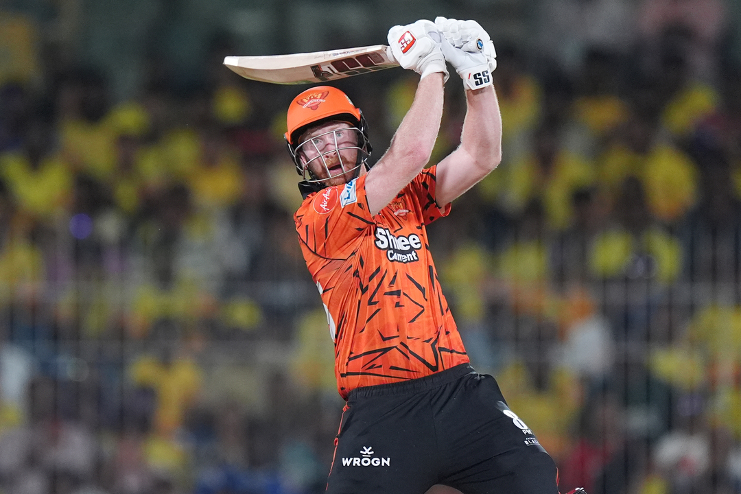 Heinrich Klaasen's high octane 47(26) in the chase background