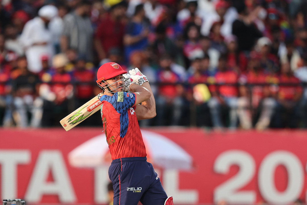 Power Packed! A quickfire 37(25) from Marcus Stoinis background