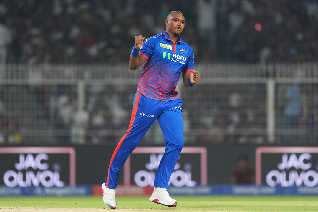 Lungi Ngidi's arsenal of skills on show with 3/27 background