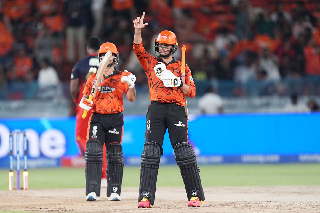 Pure fireworks! Abhishek Sharma with a rapid 56(22)