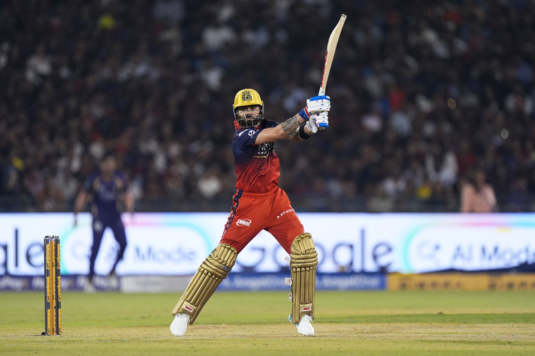 Fours 4s in the over: Chase master Kohli up & running