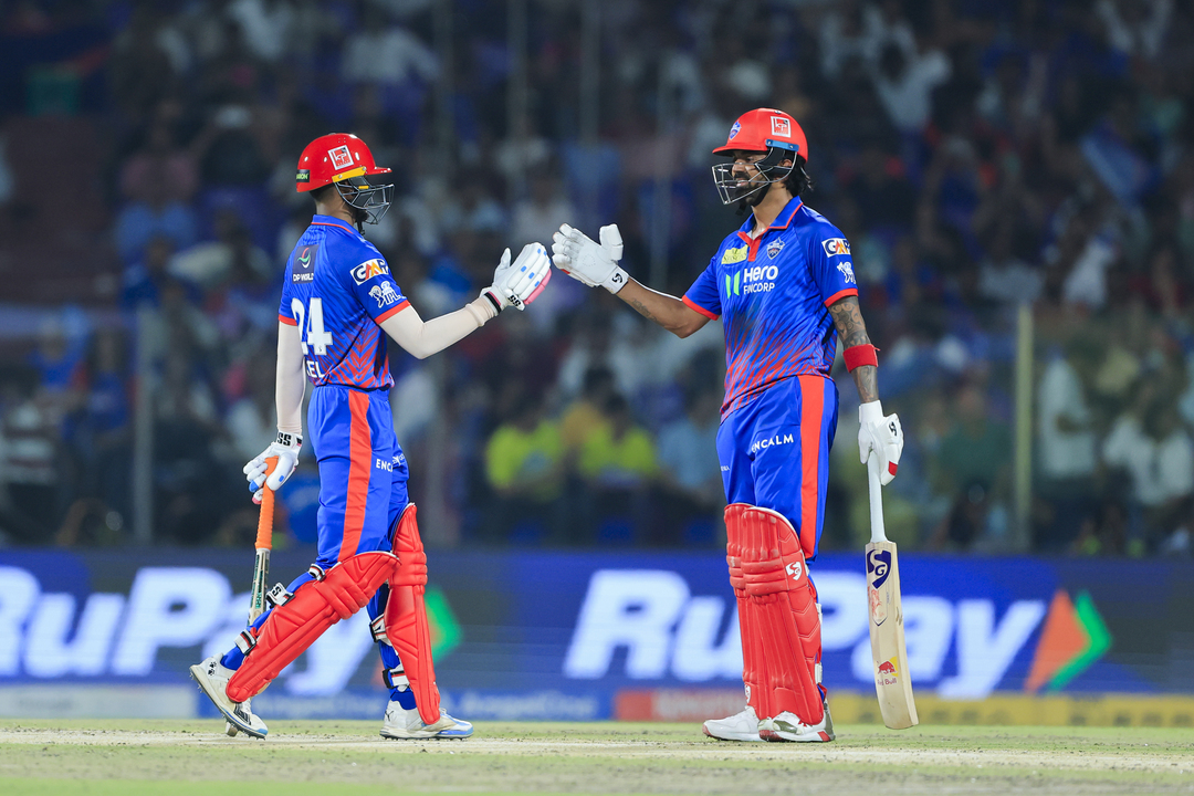 105-run stand! Rahul, Porel get DC off to grand start background