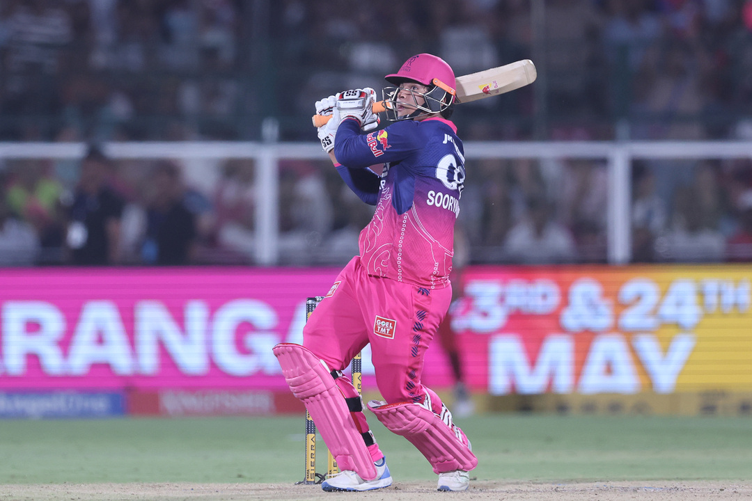 6,4,4,6,4: Vaibhav's sky-high attack on Akash background