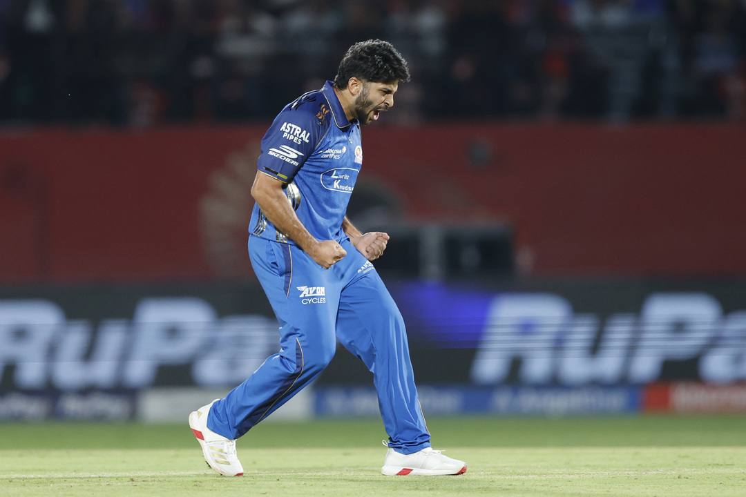 Golden-arm Shardul Thakur stars with 4/39 background