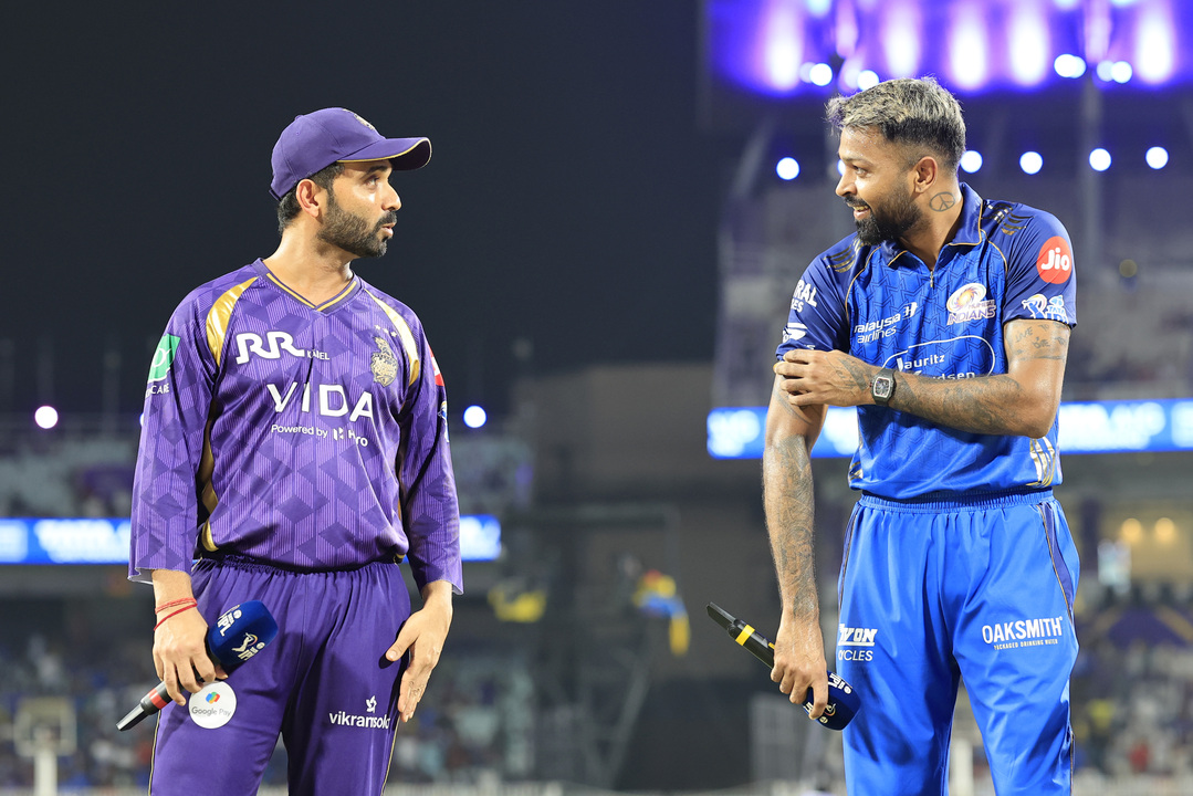 IPL 2026 M65: KKR vs MI - Toss background