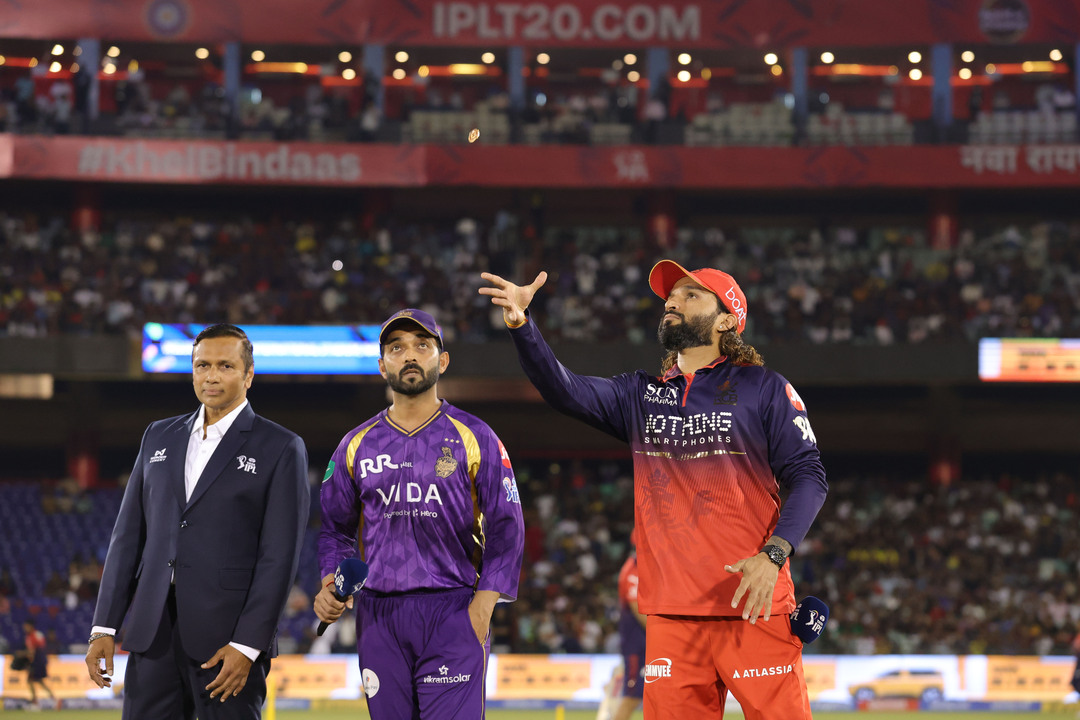 IPL 2026 M57: RCB vs KKR - Toss background
