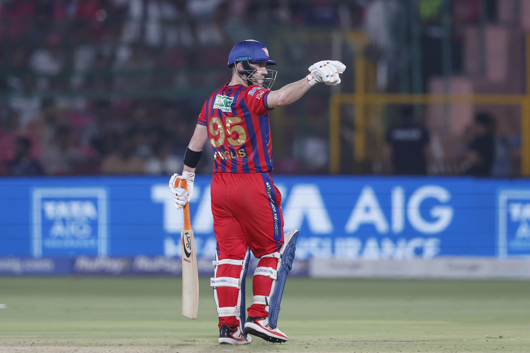 360-Degree Destruction! Josh Inglis' rapid 29-ball 60 background