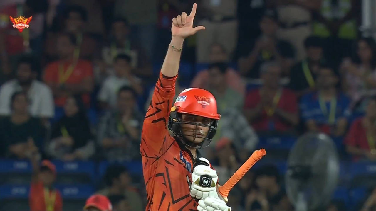 IPL 2026 M67: SRH vs RCB - Amazing Moments background