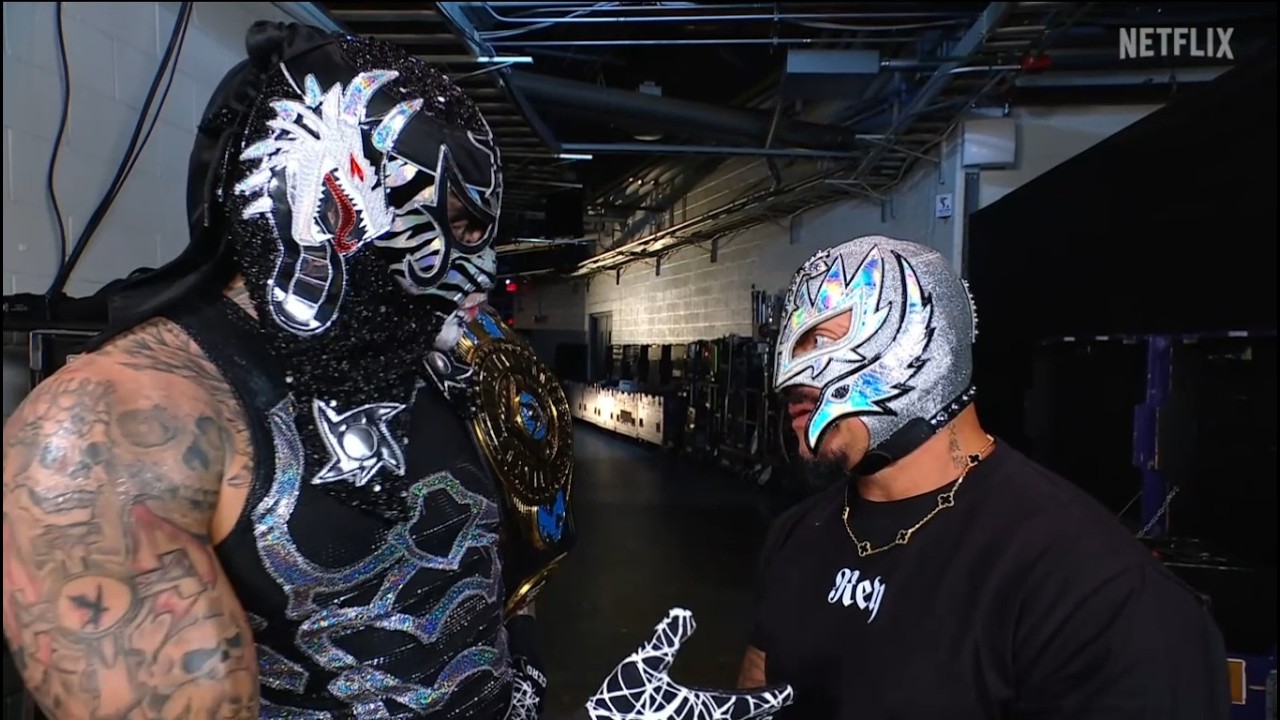 Rey Mysterio confronts Penta - RAW 5/25/2026 background