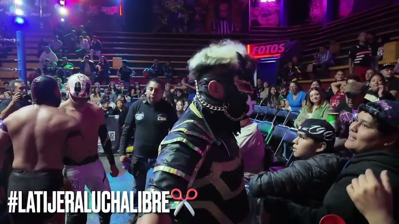 Espectacular luchas de 5 esquinas en la Arena Neza background
